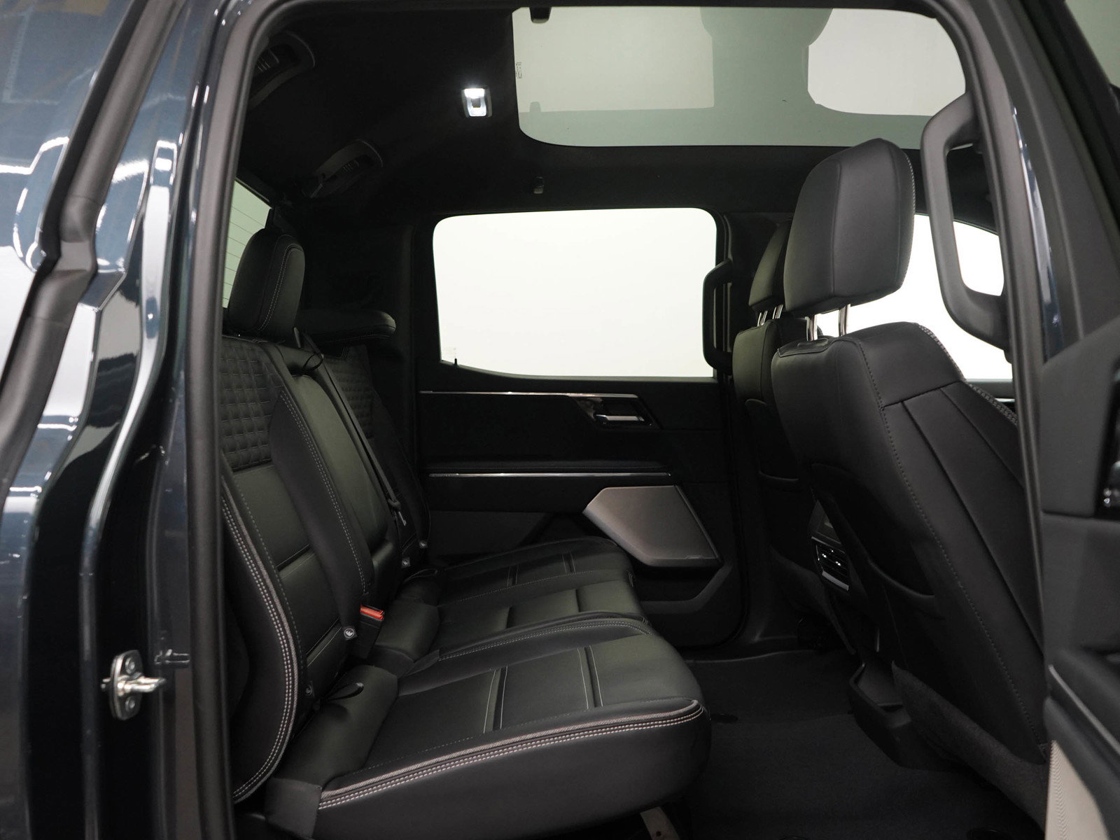 Used 2025 GMC Sierra EV Denali image 10