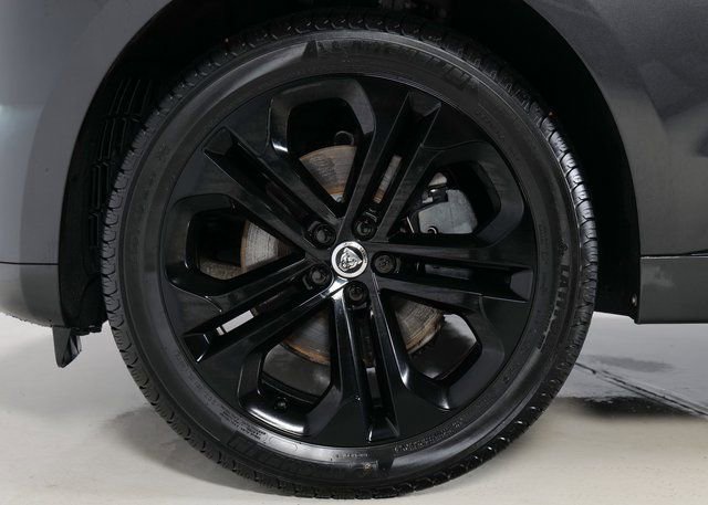 Used 2025 Jaguar F-PACE R-Dynamic S image 9