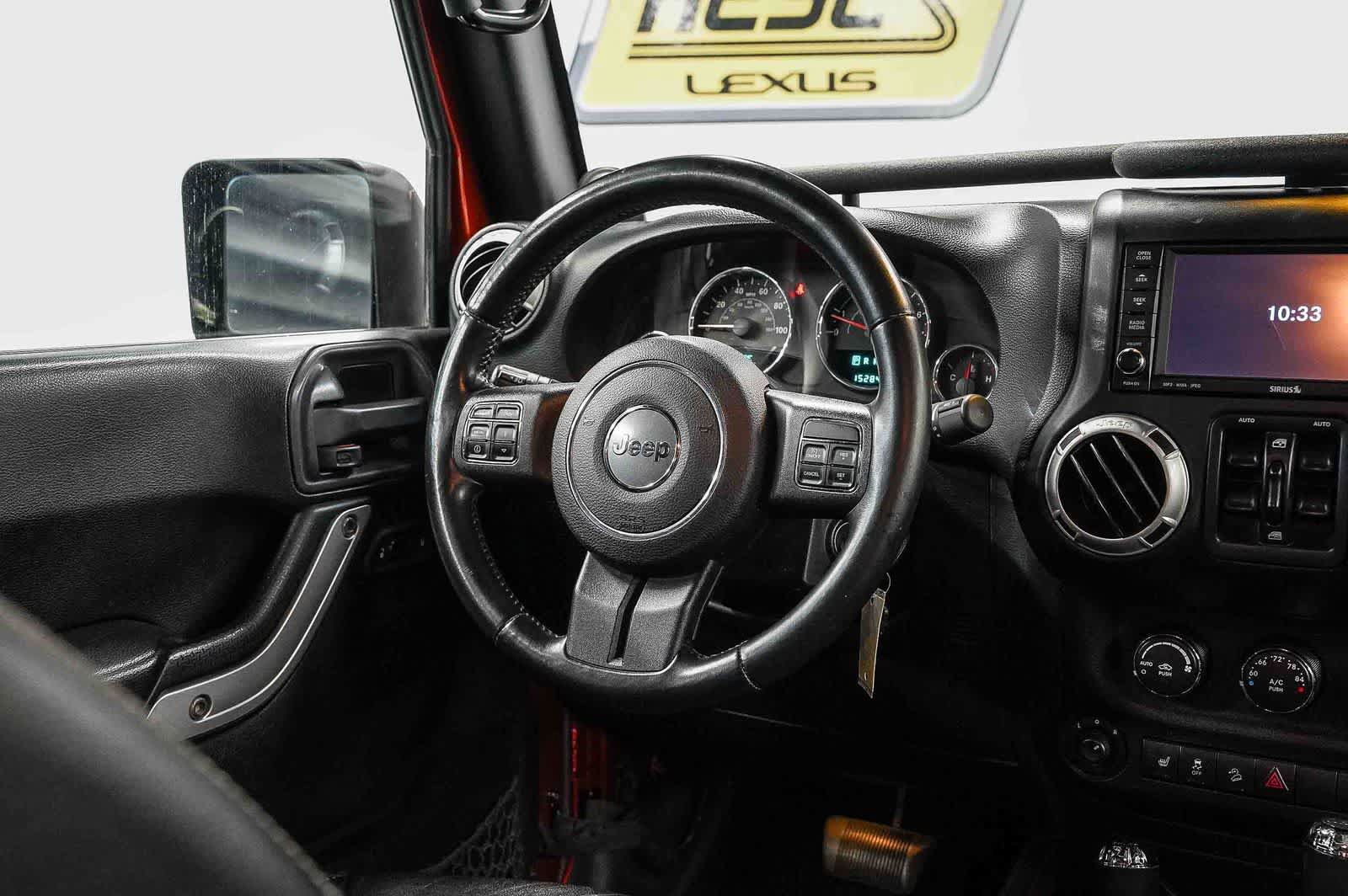 Used 2014 Jeep Wrangler Unlimited Sahara w/ Connectivity Group AWD/4WD image 15