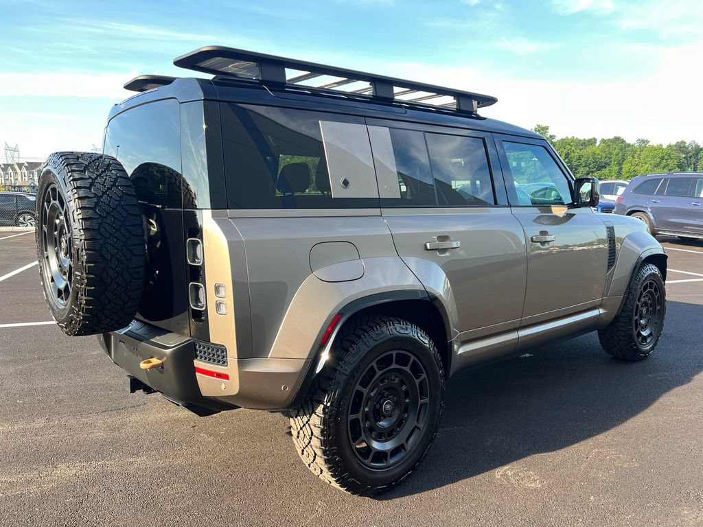 Used 2025 Land Rover Defender 110 AWD/4WD image 8