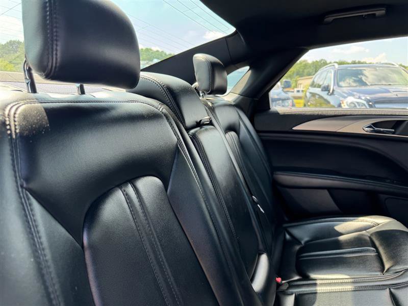 Used 2020 Lincoln MKZ FWD image 18