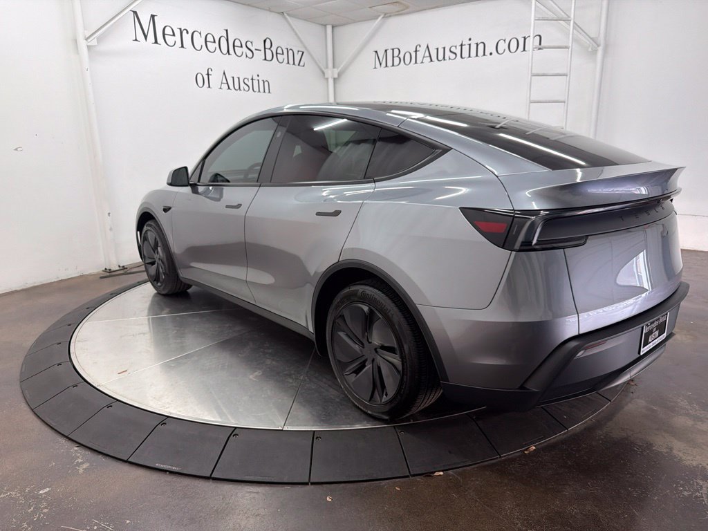 Used 2026 Tesla Model Y 2WD image 5