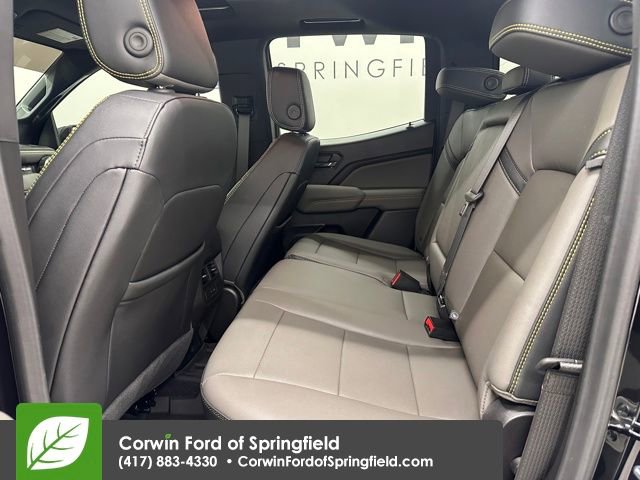 Used 2025 Chevrolet Colorado ZR2 w/ Technology Package image 40