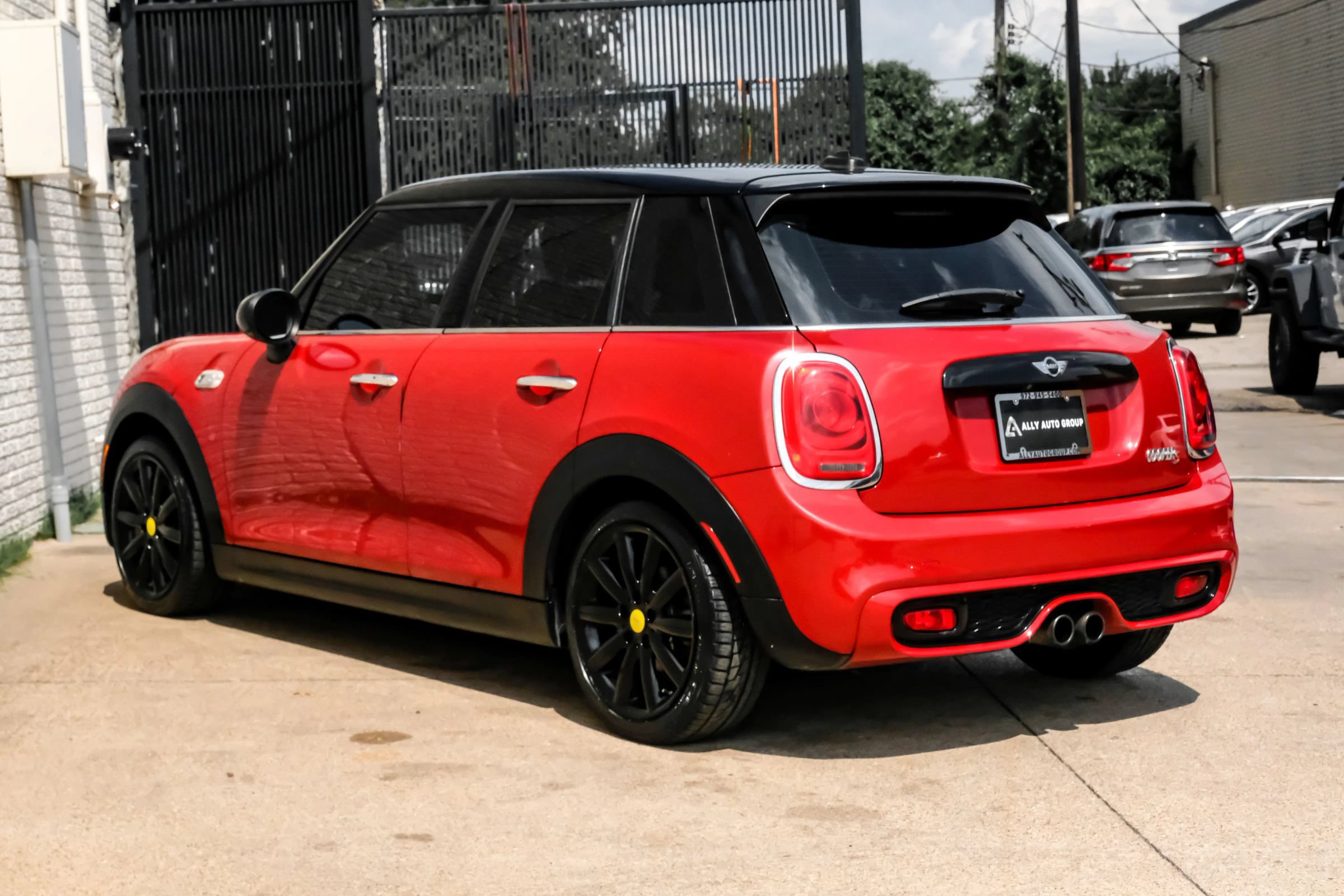 Used 2016 MINI Cooper S FWD image 10