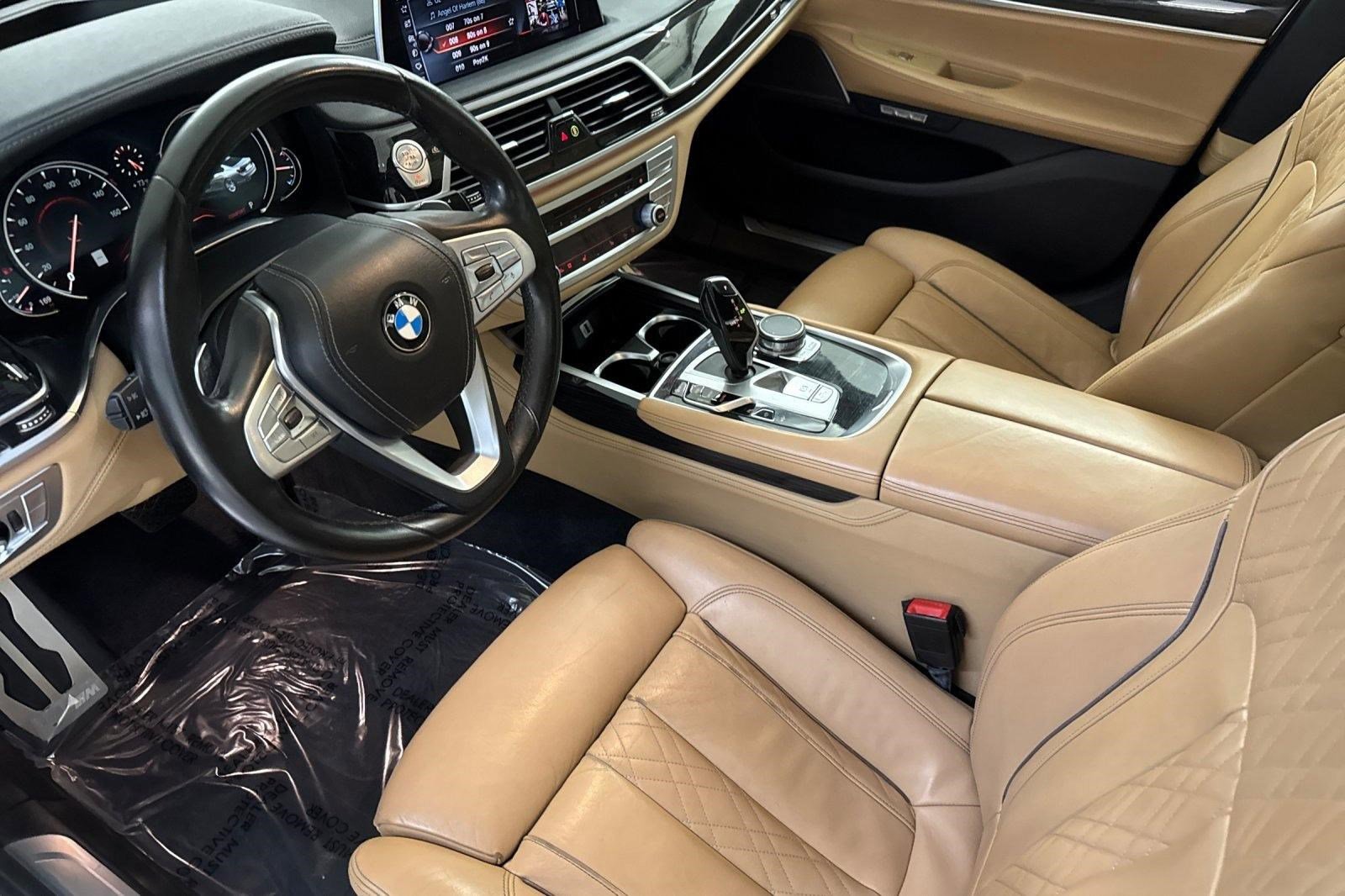 Used 2017 BMW 750i RWD image 4