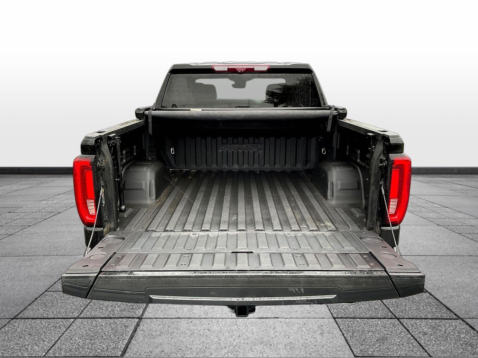 Used 2023 GMC Sierra 1500 AT4 w/ Technology Package AWD/4WD image 9
