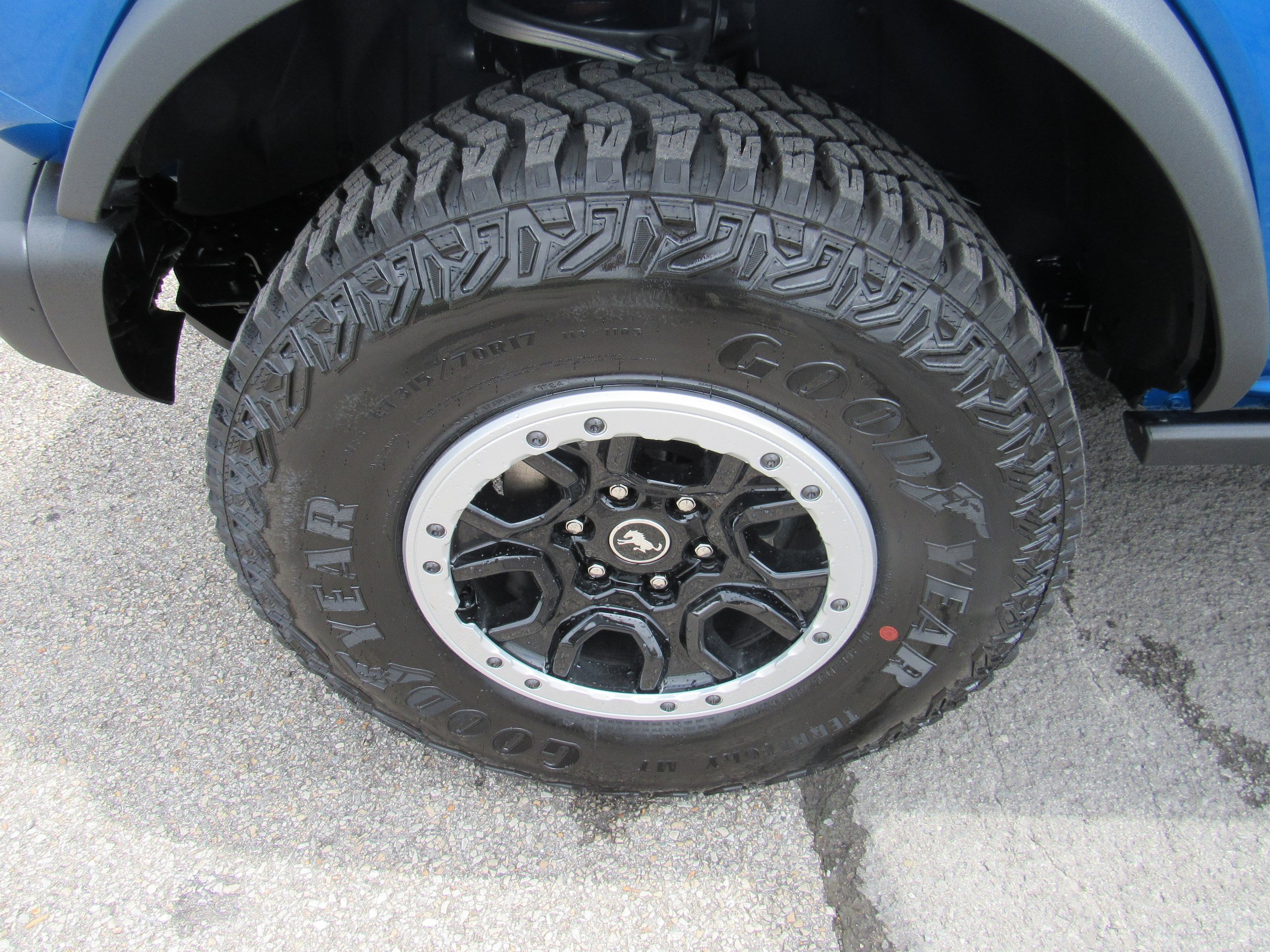Used 2024 Ford Bronco Black Diamond w/ Sasquatch Package AWD/4WD image 9