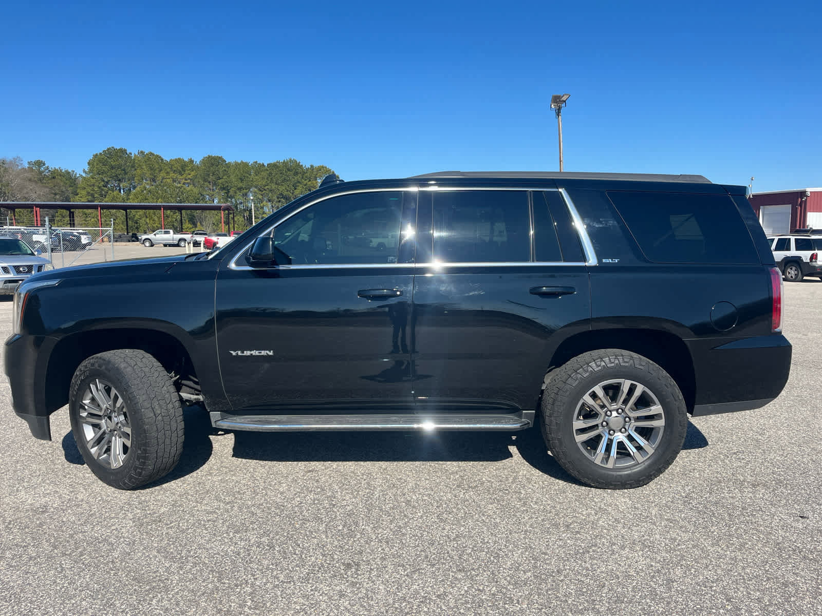 Used 2019 GMC Yukon SLT image 4