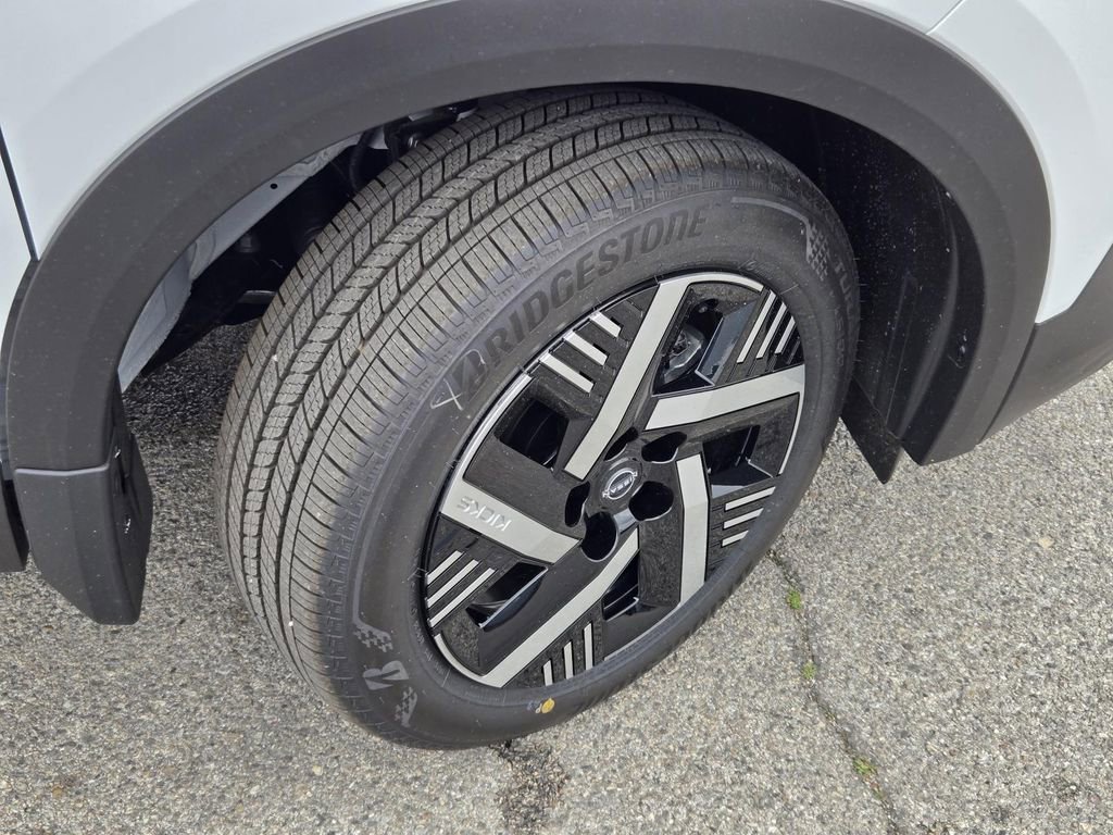 New 2026 Nissan Kicks SV FWD image 6