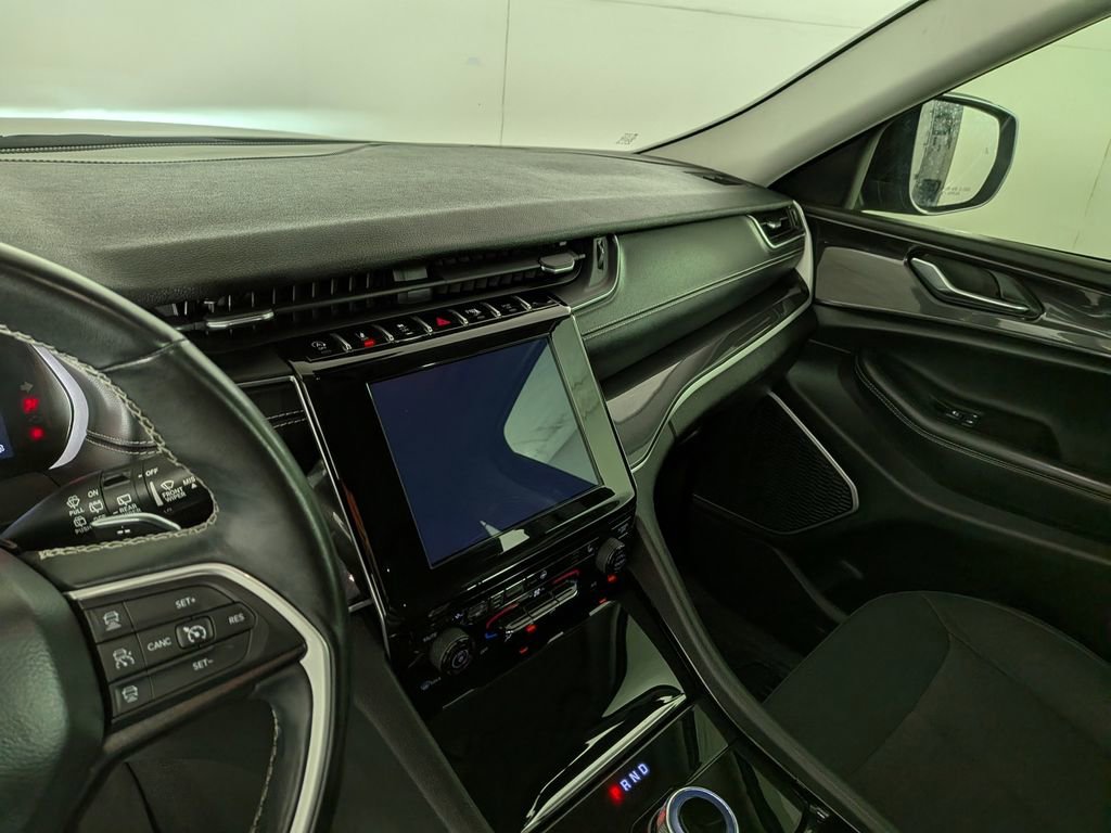 Used 2021 Jeep Grand Cherokee L Laredo w/ Luxury Tech Group I image 25