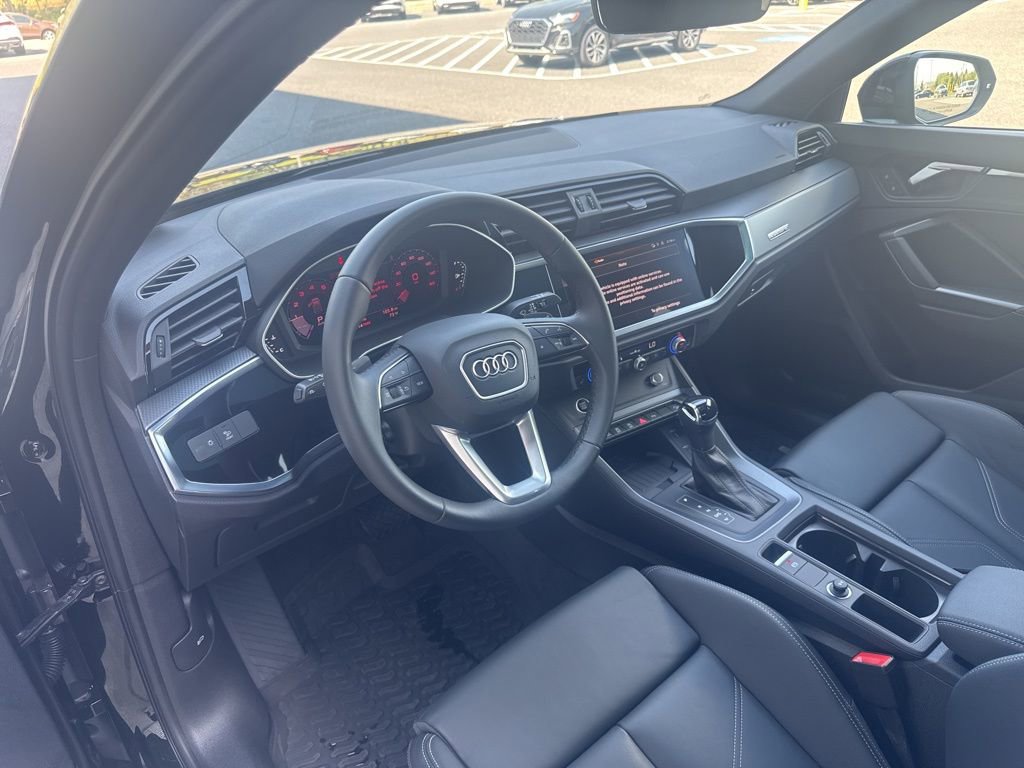 Certified 2025 Audi Q3 2.0T Premium w/ Convenience Package AWD/4WD image 20