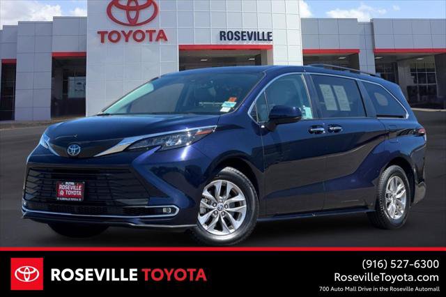 Certified 2024 Toyota Sienna XLE FWD image 1