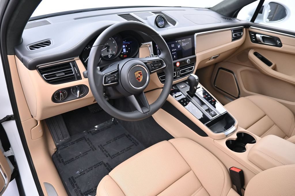 Certified 2026 Porsche Macan S AWD/4WD image 4