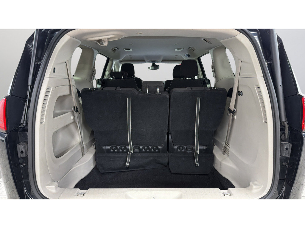 Used 2023 Chrysler Voyager LX FWD image 40