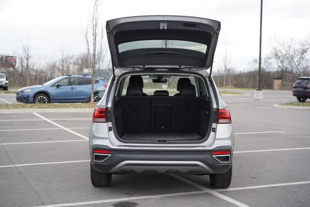 Used 2023 Volkswagen Taos SE w/ Panoramic Sunroof Package image 18