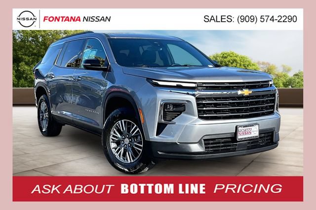 Used 2025 Chevrolet Traverse LT