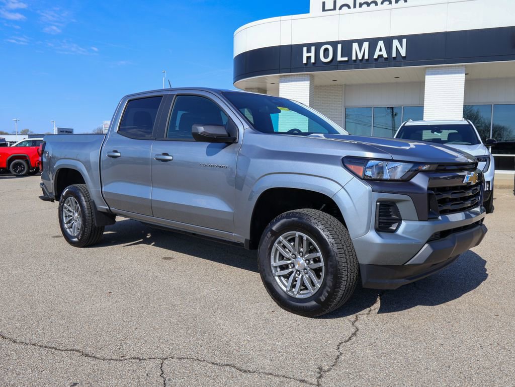 Used 2024 Chevrolet Colorado LT RWD image 1
