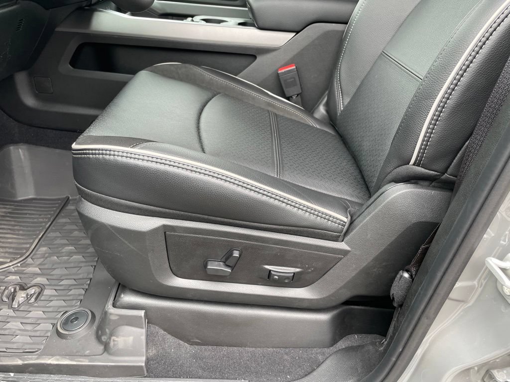 New 2026 RAM 2500 Laramie AWD/4WD image 12