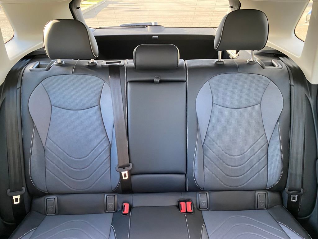 New 2025 Volkswagen Tiguan SE image 36