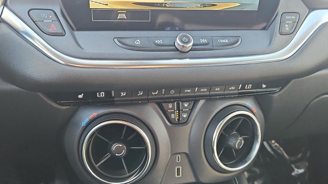 Used 2025 Chevrolet Blazer LT FWD image 18