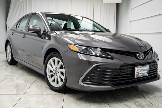 Used 2023 Toyota Camry LE image 1