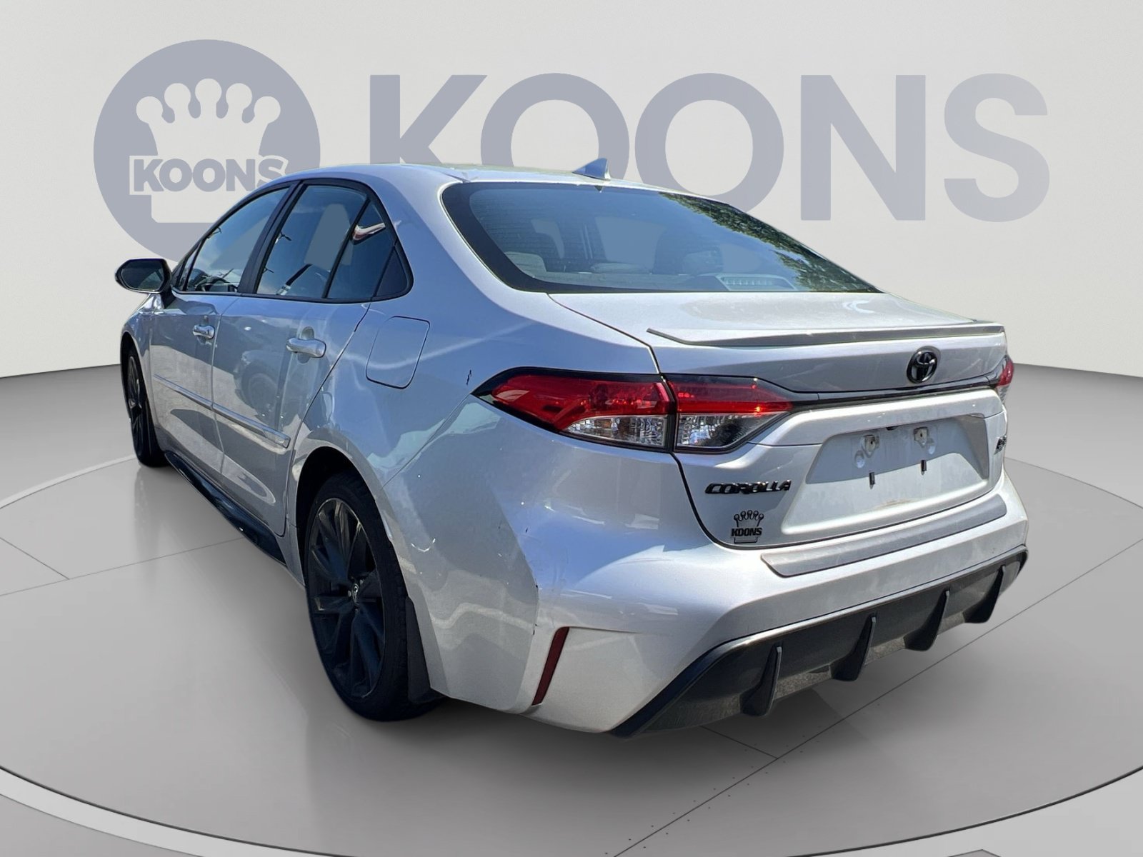 Used 2023 Toyota Corolla SE w/ Carpet Mat Package (TMS) FWD image 2