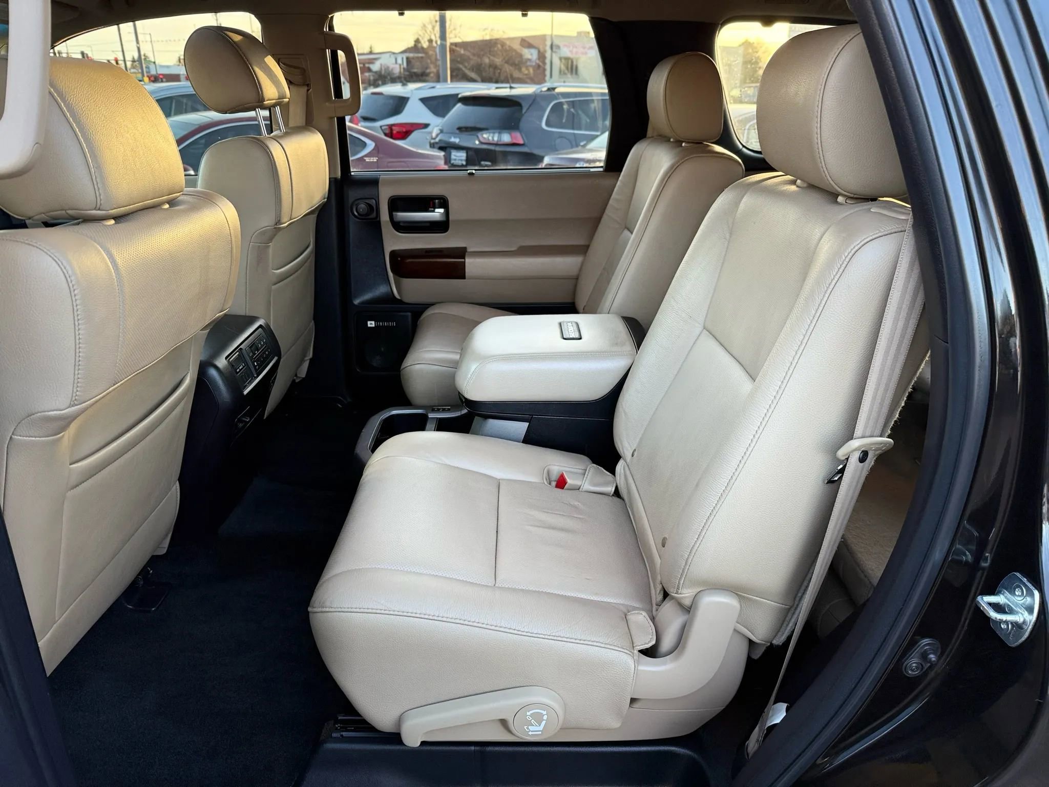 Used 2015 Toyota Sequoia Platinum image 16