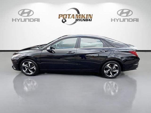 Certified 2023 Hyundai Elantra Limited w/ Cargo Package FWD image 8
