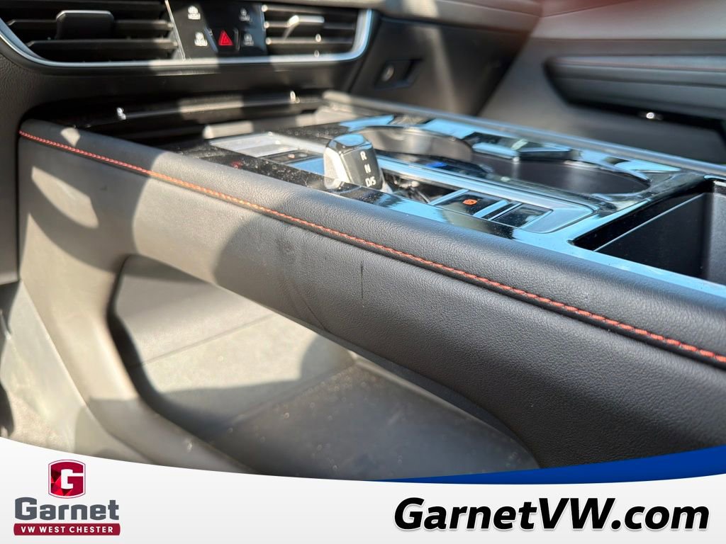 Used 2024 Volkswagen Atlas Peak Edition SE image 32