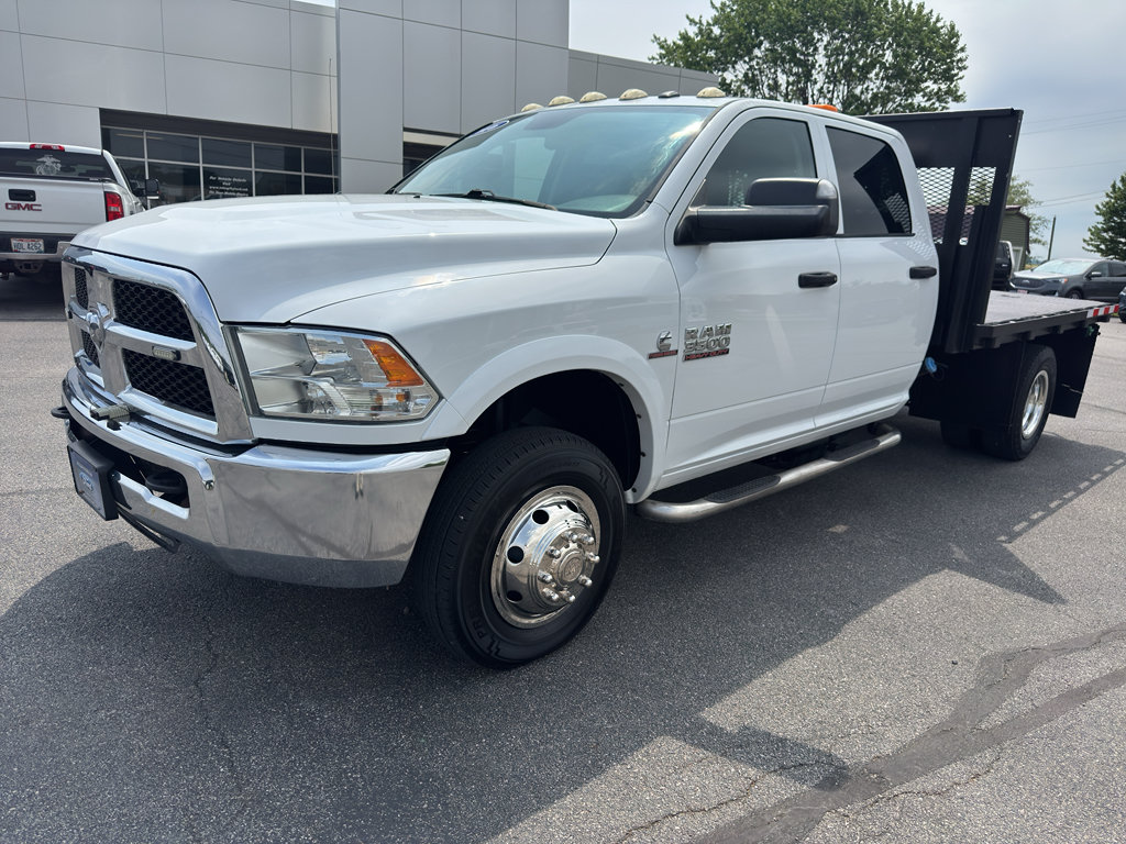 Used 2016 RAM 3500 Tradesman w/ Chrome Appearance Group AWD/4WD image 3