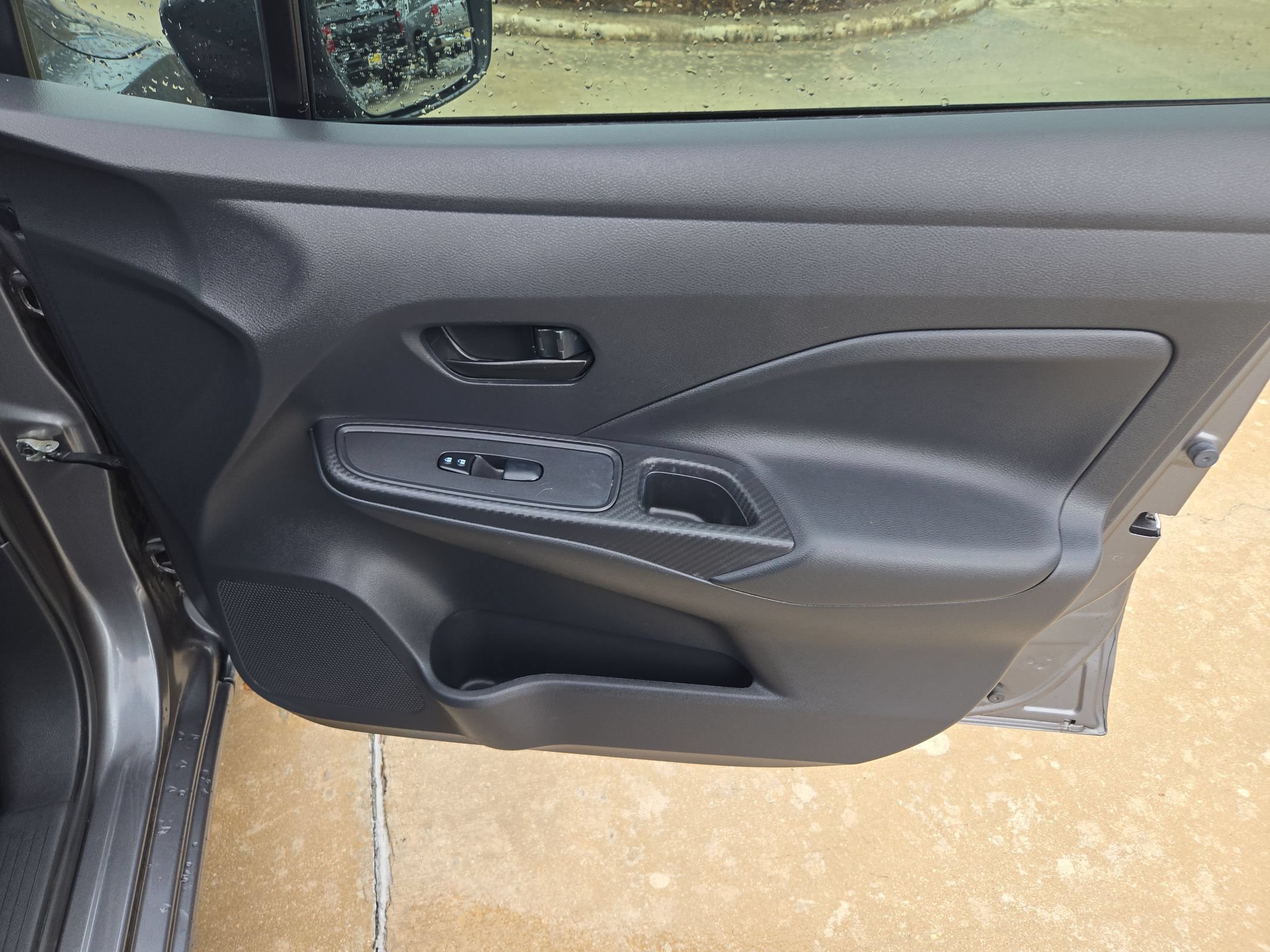 Used 2021 Nissan Versa S FWD image 29