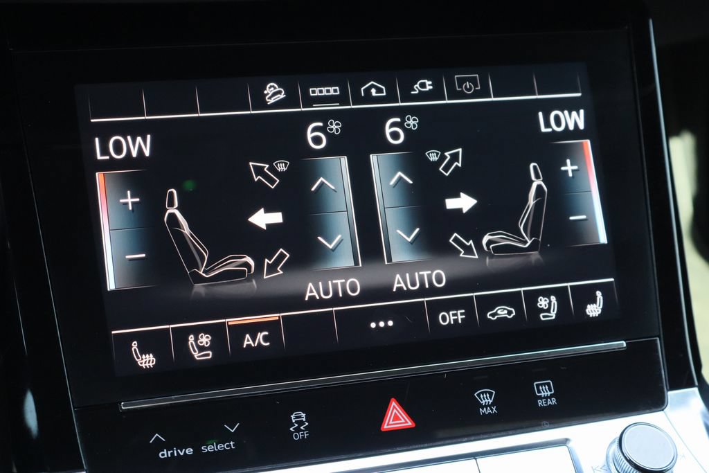 Used 2022 Audi e-tron Premium Plus w/ Premium Plus Package AWD/4WD image 17