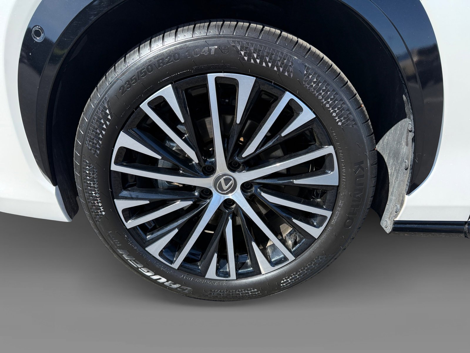 Used 2024 Lexus RZ 300e Premium w/ Technology Package image 9