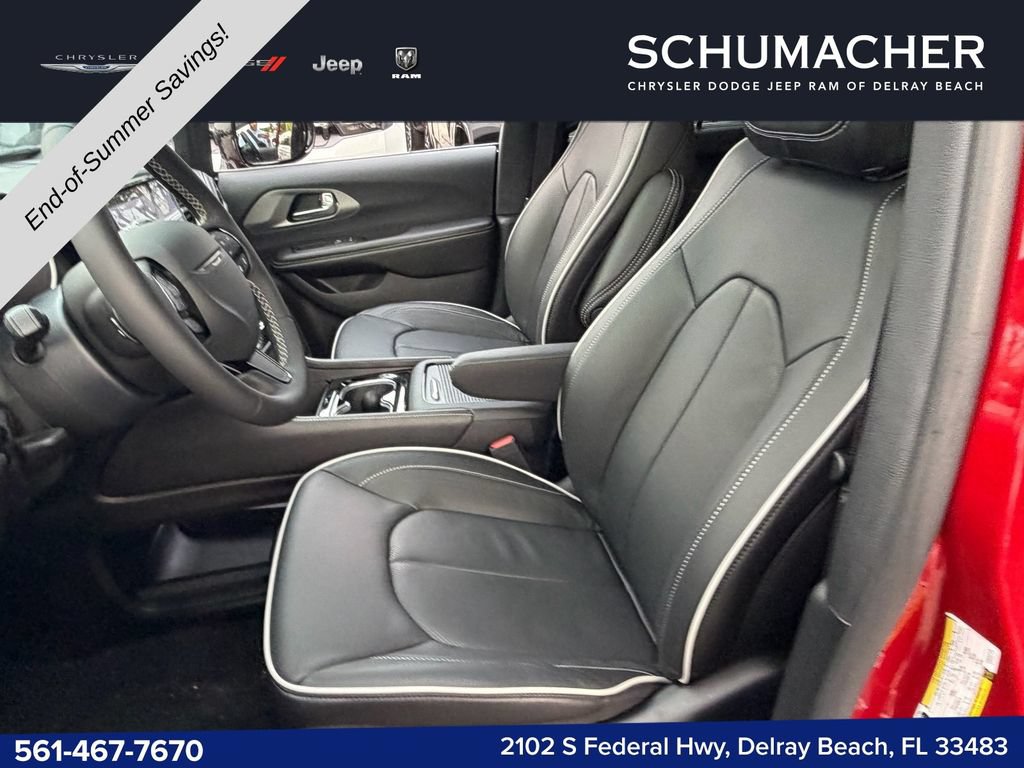 New 2027 Chrysler Pacifica Limited FWD image 10