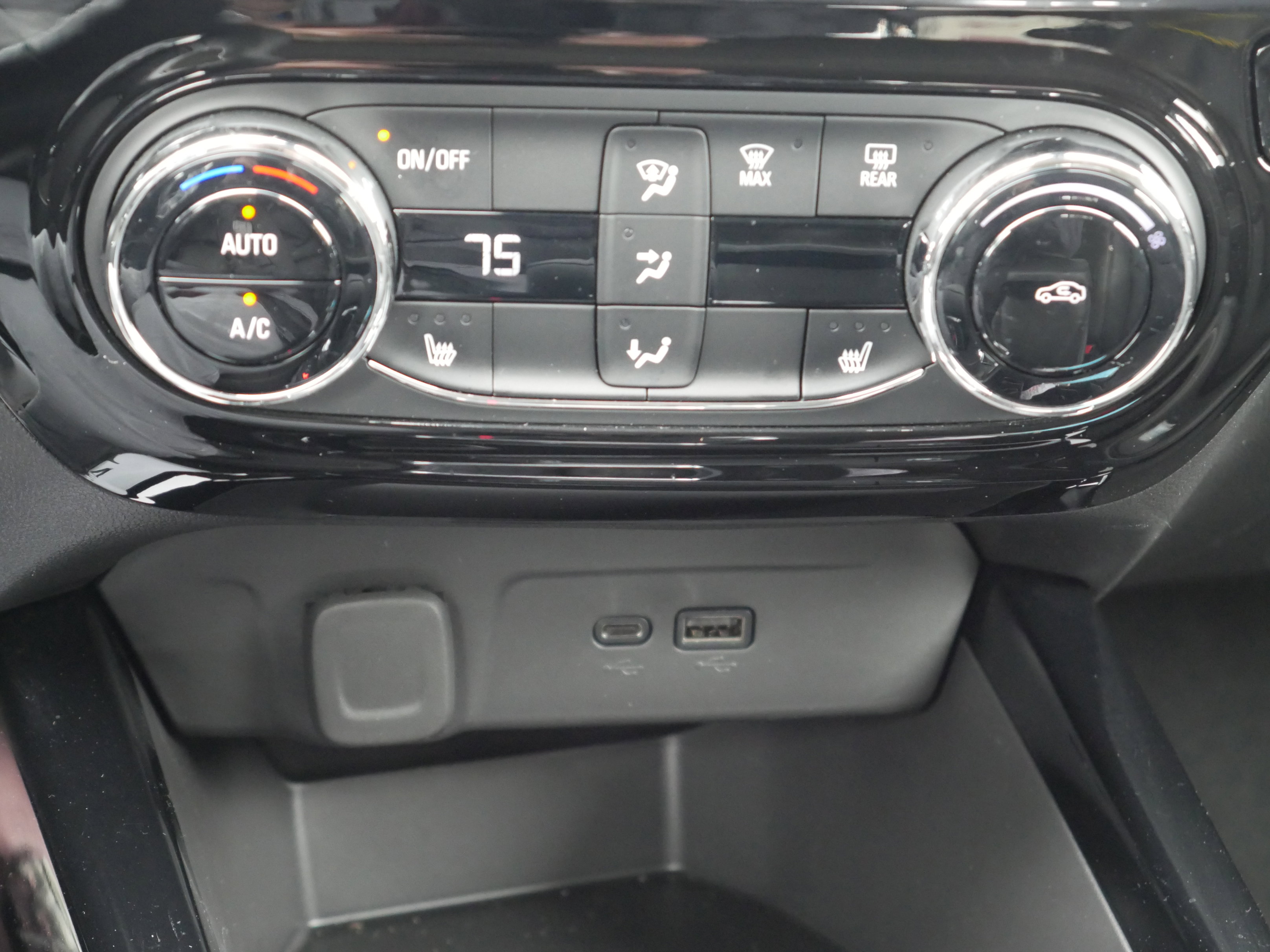 Used 2025 Chevrolet Trax ACTIV w/ Driver Confidence Package image 13