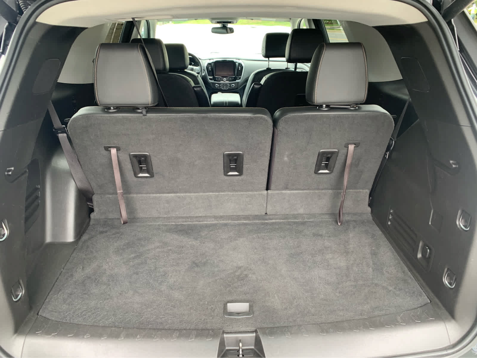 Used 2019 Chevrolet Traverse LT FWD image 6