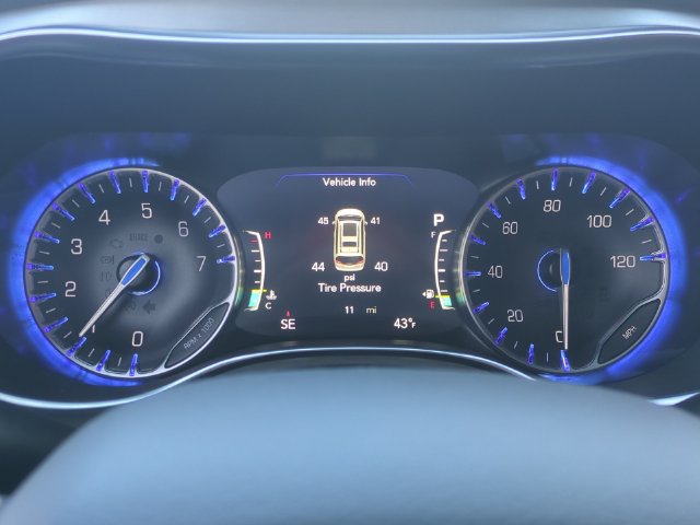 New 2026 Chrysler Pacifica Pinnacle w/ Trailer Tow Group FWD image 32