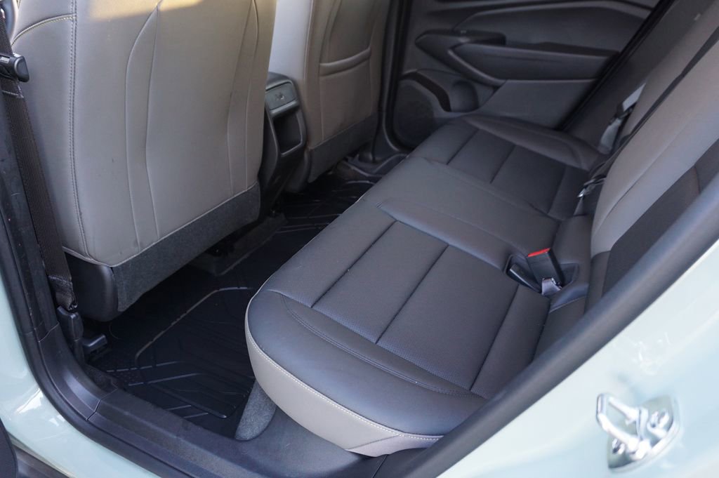 Used 2026 Chevrolet Trax ACTIV w/ Sunroof Package FWD image 27