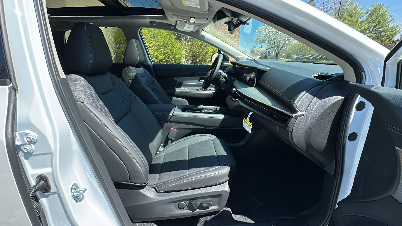 New 2026 Nissan Murano Platinum w/ Cargo Package AWD/4WD image 9