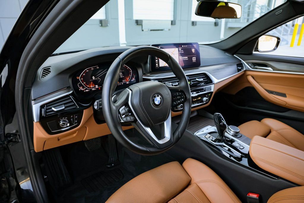 Used 2021 BMW 540i w/ Convenience Package image 16
