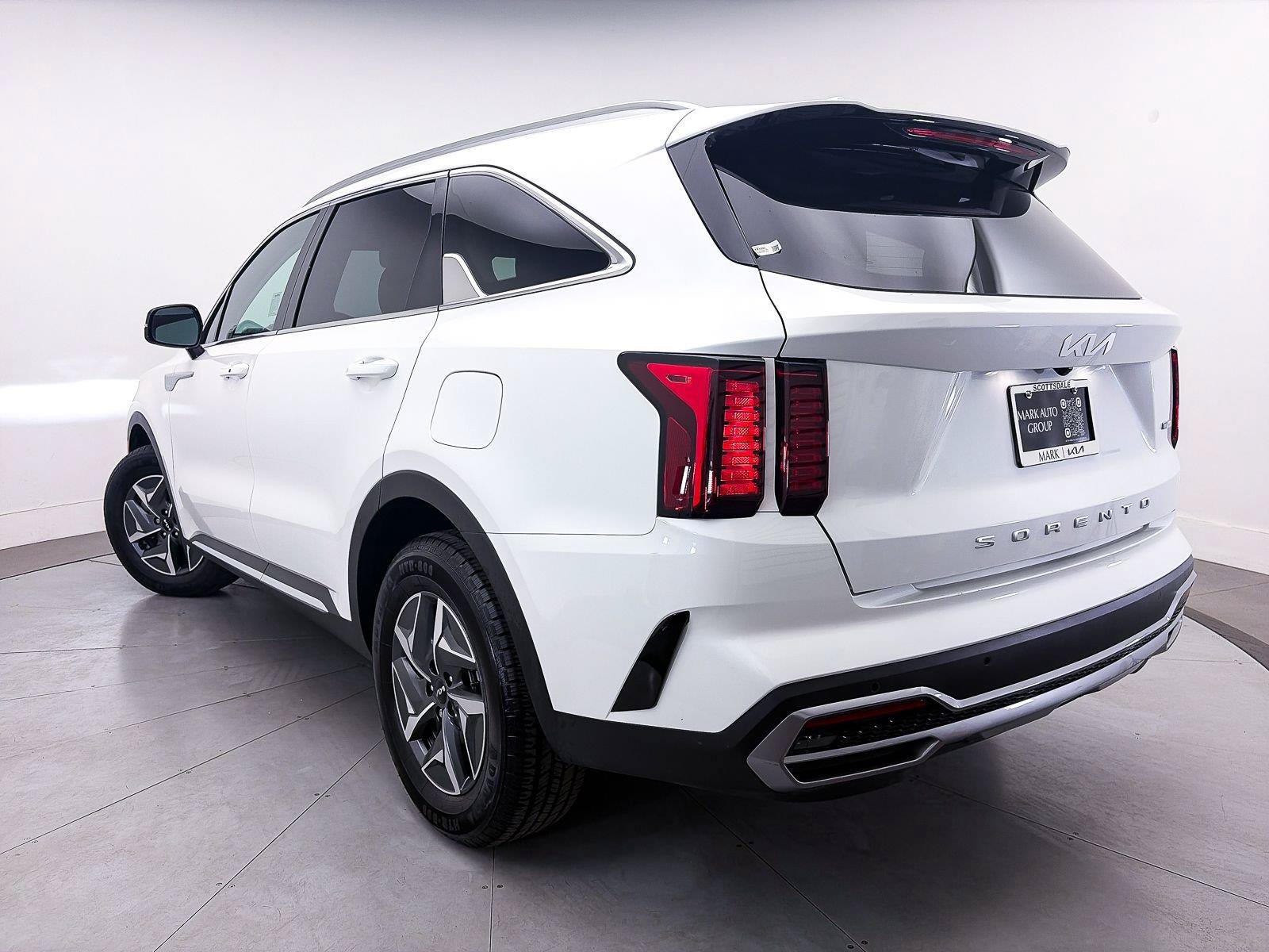 Used 2022 Kia Sorento S FWD image 2