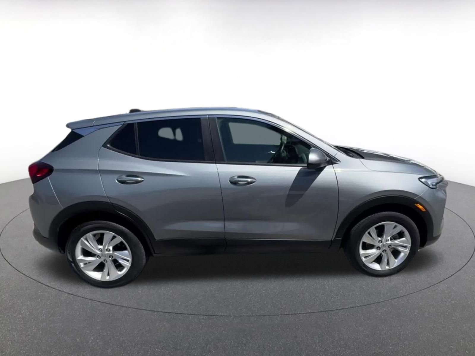Used 2025 Buick Encore GX Preferred AWD/4WD image 16