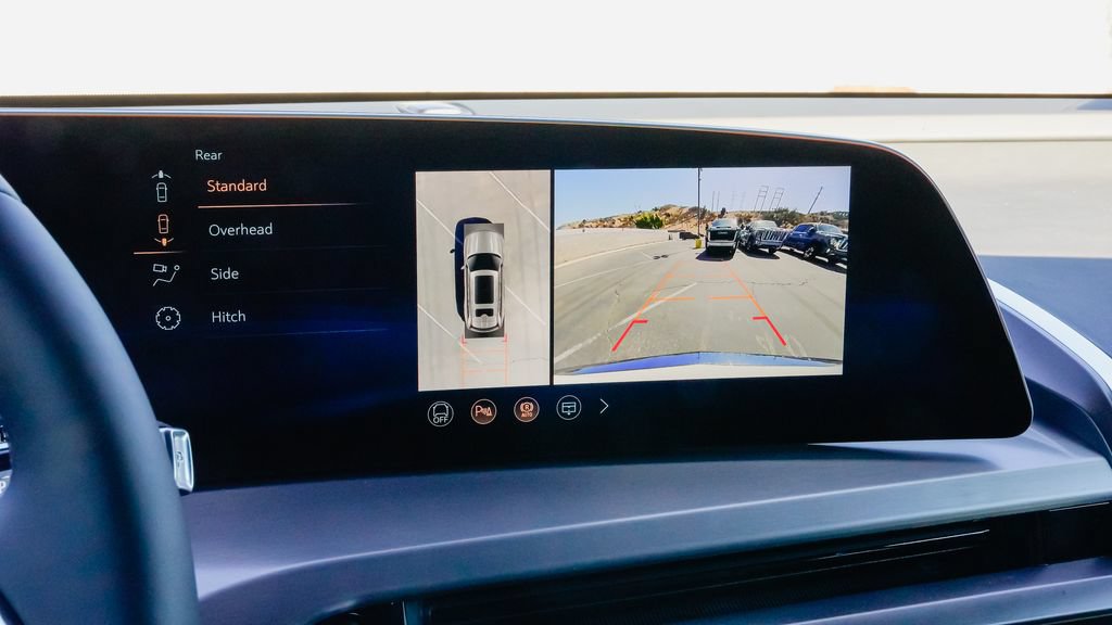New 2027 Cadillac Vistiq Luxury w/ LPO, Floor Liner Package AWD/4WD image 18