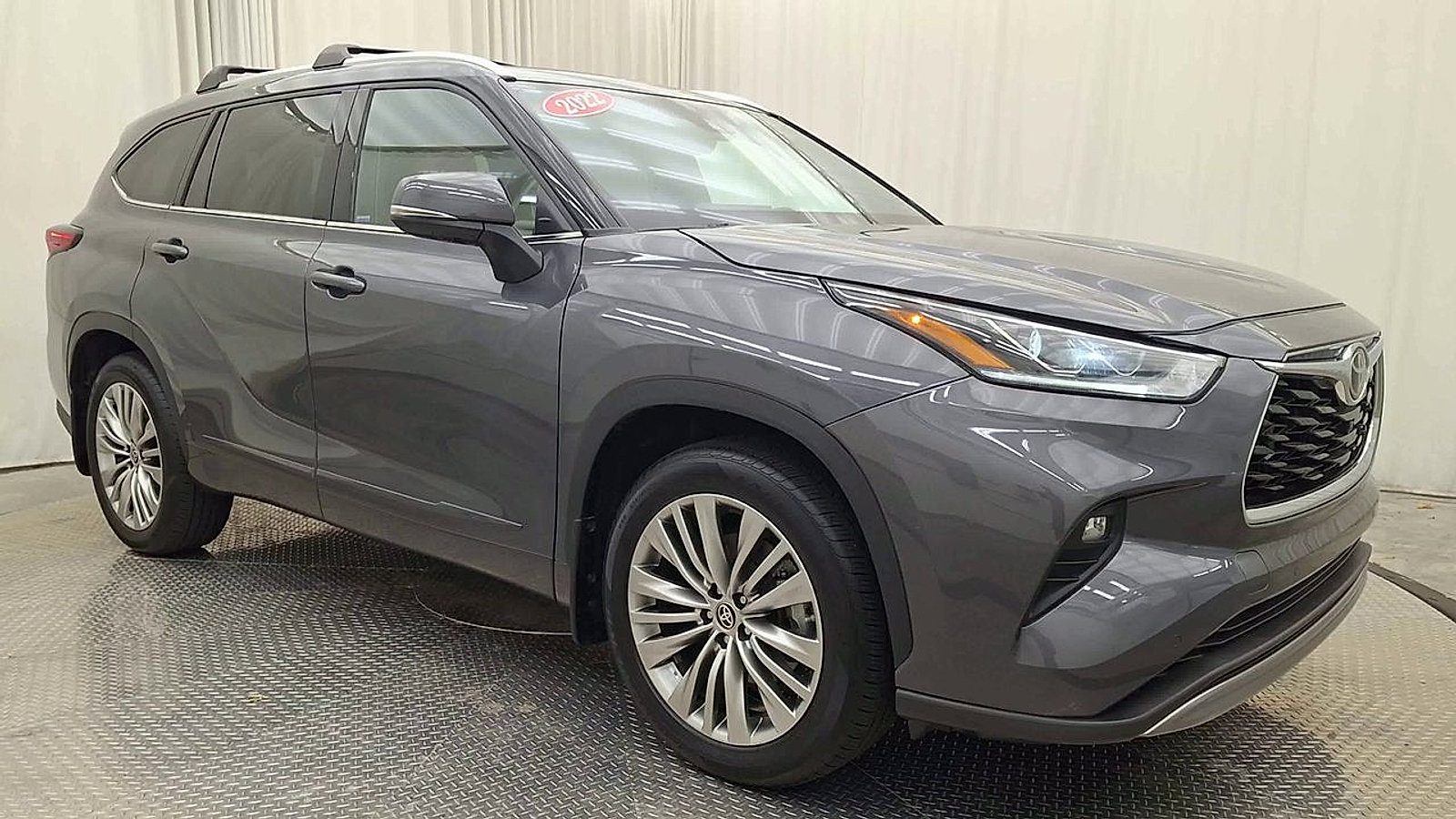 Used 2022 Toyota Highlander Platinum AWD/4WD image 7