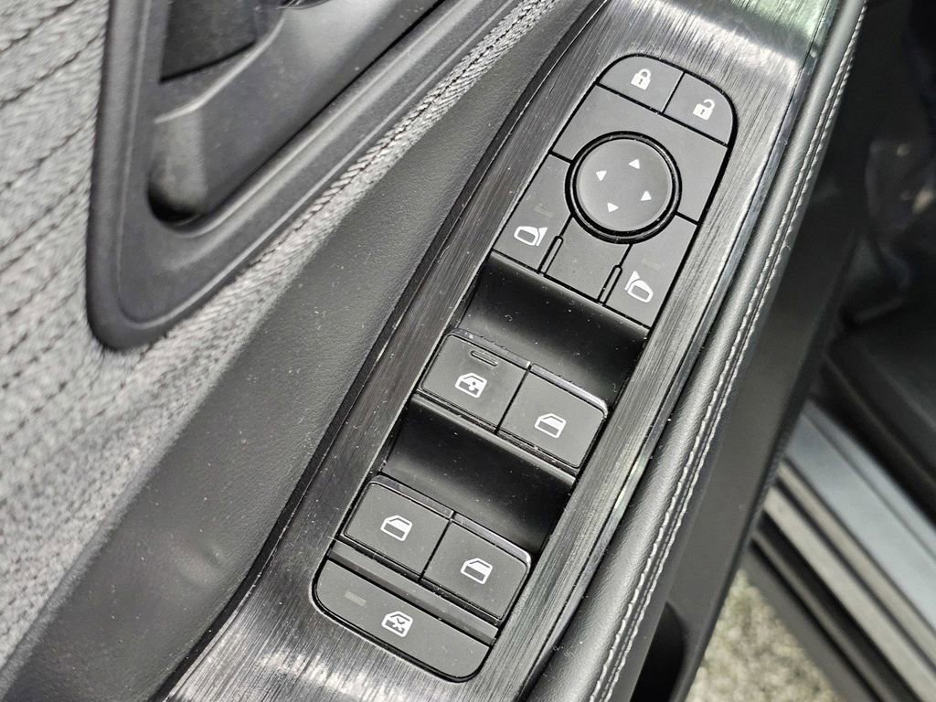 Used 2022 Nissan Rogue S AWD/4WD image 26