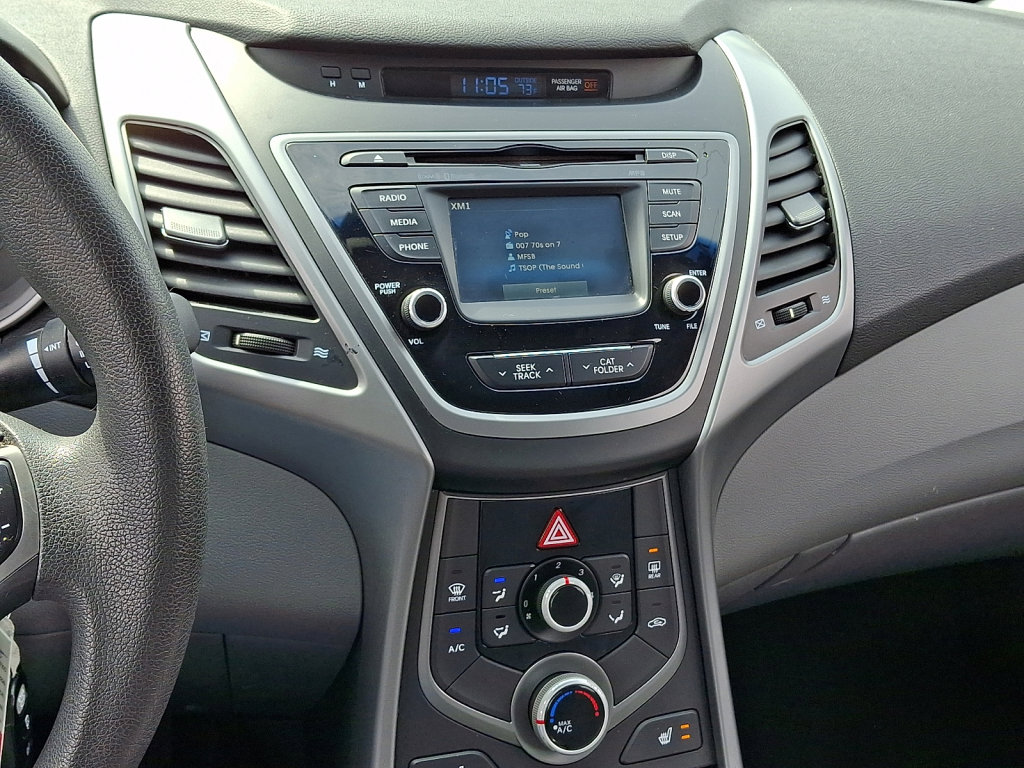 Used 2014 Hyundai Elantra SE w/ Option Group 02 FWD image 24