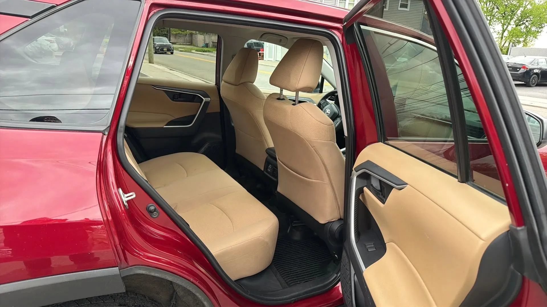 Used 2022 Toyota RAV4 LE AWD/4WD image 26