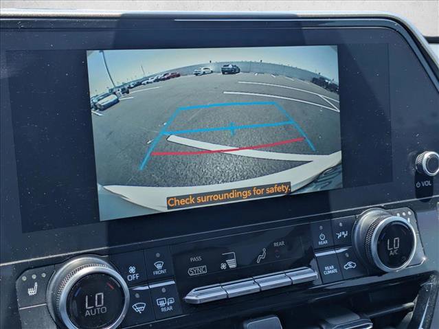 Used 2023 Toyota Highlander Bronze Edition FWD image 13