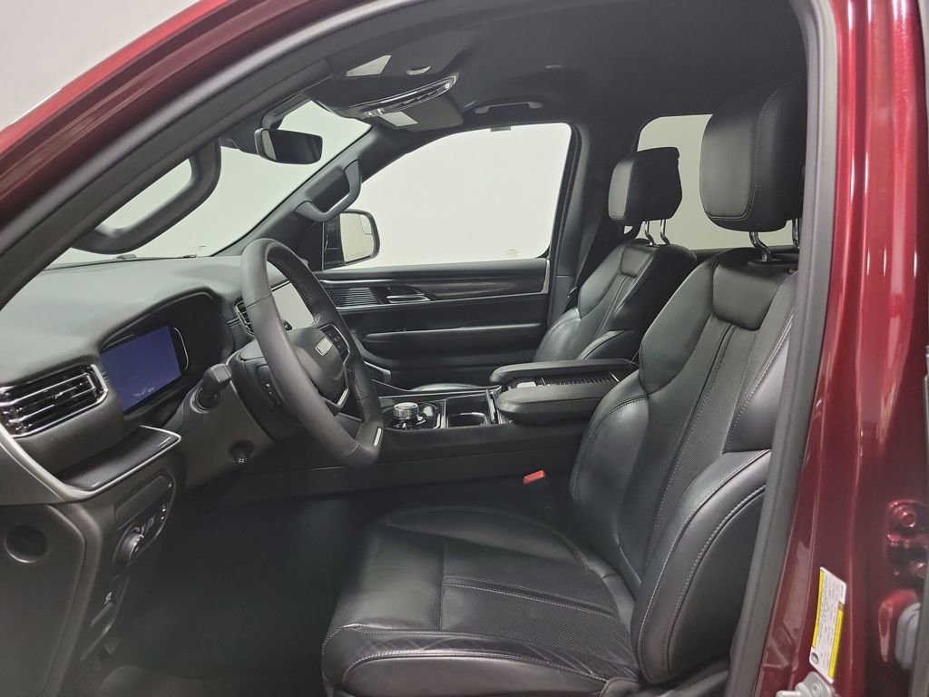 Used 2023 Jeep Wagoneer 4WD image 37