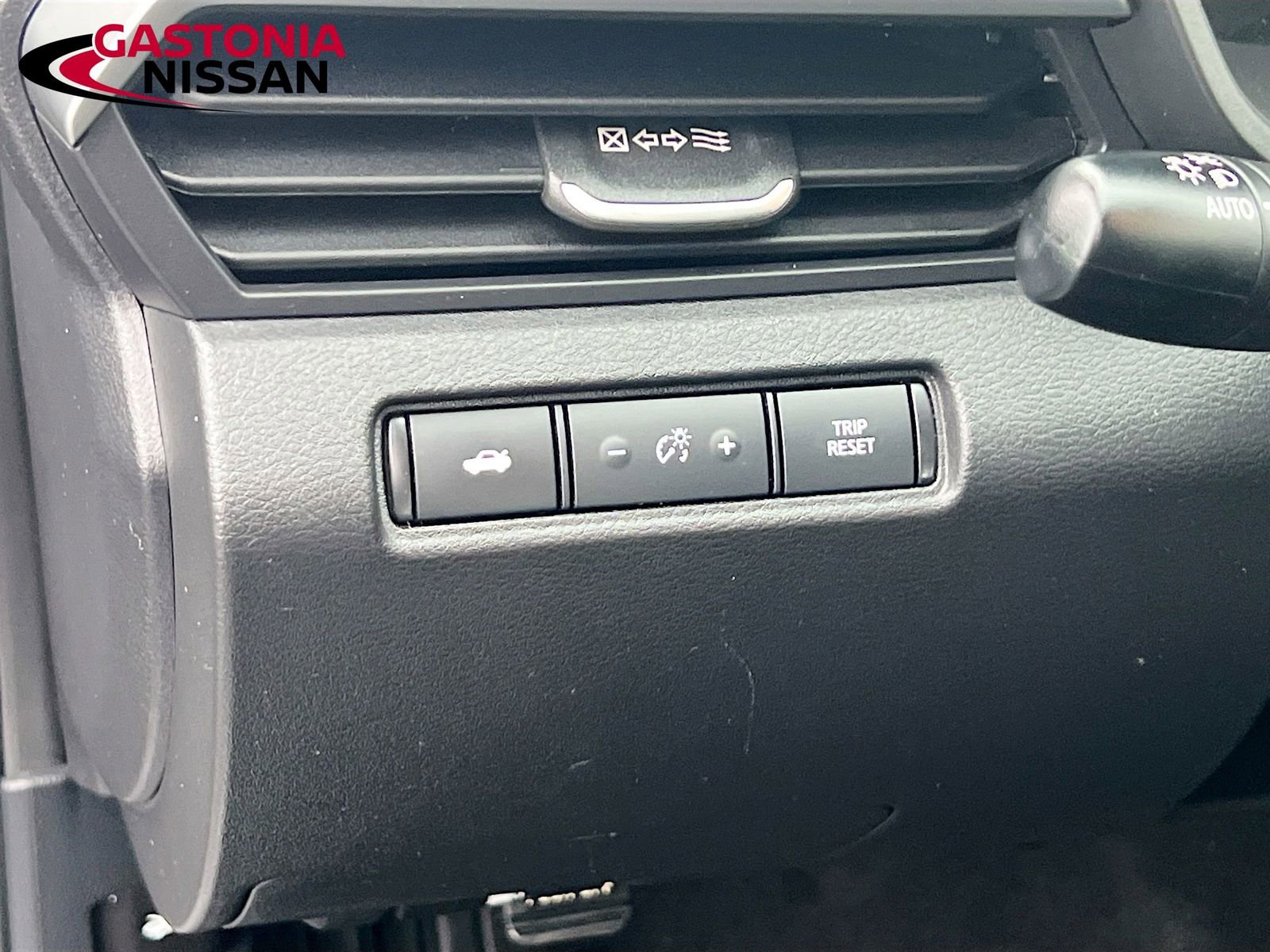 Used 2024 Nissan Altima 2.5 S FWD image 13